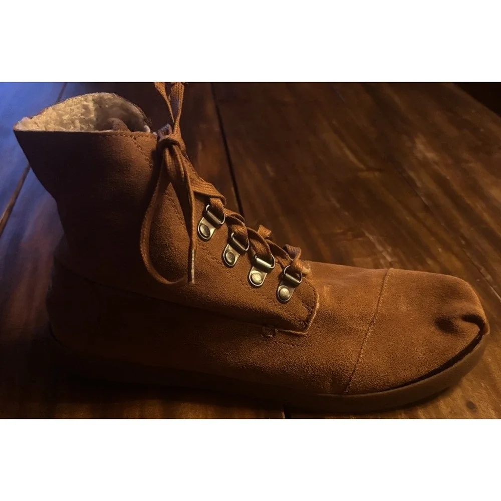 Tom's Alpine Suede Tan Boots With Cozy Fleece Lining Women's 11 Wide